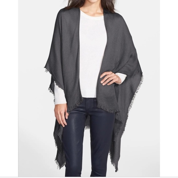 Echo Accessories - ❌SOLD❌ ⭐️HP⭐️ NWT ECHO FRINGE TRIM CAPE IN GREY - One Size!